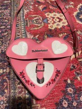 Rare Dr. Martens heart bag 100% leather